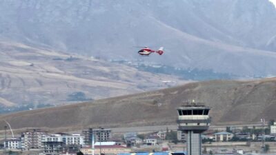 Hakkari’nin derecik ilçesinde metabolik hastalığı olan 3 yaşındaki çocuk ambulans