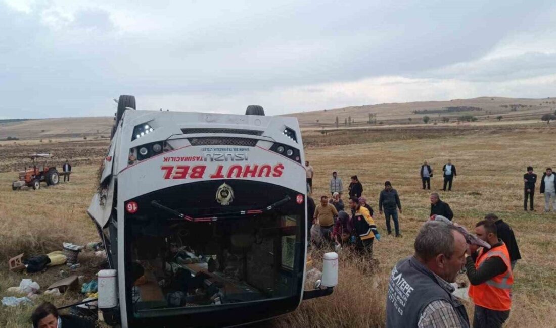 Afyonkarahisar’da midibüsün devrildiği kazada yaralı sayısı 27’ye yükselirken, hastaneye kaldırılan