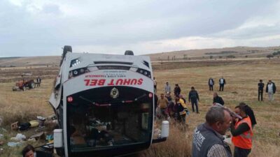 Afyonkarahisar’da midibüsün devrildiği kazada yaralı sayısı 27’ye yükselirken, hastaneye kaldırılan