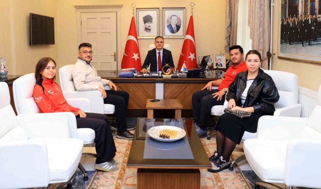 Dünya Şampiyonu Muğlalı milli okçu Emircan Haney, eşi Hilal Haney,