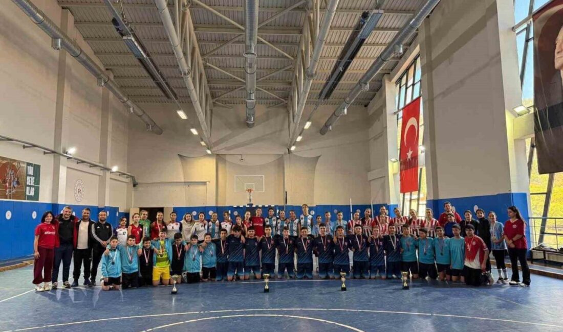 Muğla’da 29 Ekim Cumhuriyet Bayramı etkinlikleri kapsamında düzenlenen Cumhuriyet Kupası