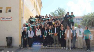Muğlaspor Kulüp Başkanı Menaf Kıyanç, beraberindeki heyet ve futbolcular Poyraz