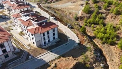 Muğla’nın Fethiye ilçesi Karaçulha Mahallesi’ndeki TOKİ konutlarında yaşanan su kesintilerinin