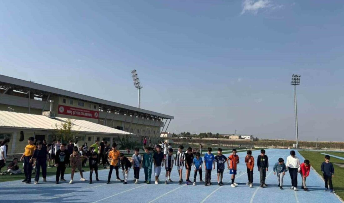 Muş’ta genç sporcular, 1071 Sultan Alparslan Spor Kompleksi’nde gerçekleştirilen antrenmanlarda