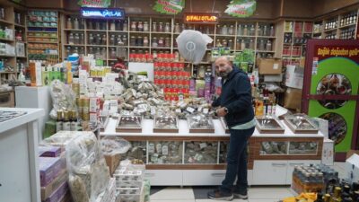 Muş’ta havaların soğumasıyla birlikte vatandaşların bitkisel ürünlere ilgisi arttı. Soğuk