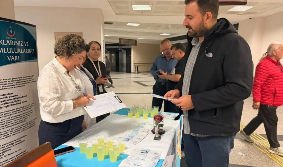 Hasta Hakları Günü kapsamında Nazilli Devlet Hastanesi’nde farkındalık standı açılarak