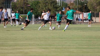 Nazilli Şehir Spor Kulübü, hazırlık maçında konuk ettiği İncirliova Belediyespor