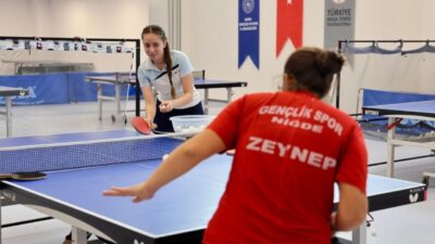 Niğde’de Amatör Spor Haftası etkinlikleri kapsamında farklı yaş gruplarındaki sporcuların