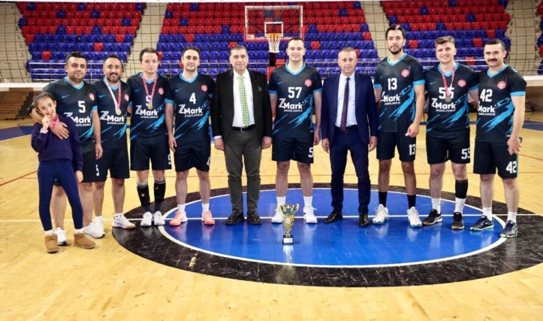 Niğde’de Kamu Spor Oyunları’nda voleybol şampiyonu belli oldu Niğde’de bu yıl 4’üncüsü düzenlenen Kamu Spor Oyunları kapsamında gerçekleştirilen