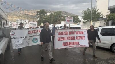 Diyarbakır’ın Çermik ilçesinde sağlık çalışanları obeziteye dikkat çekmek için yürüyüş
