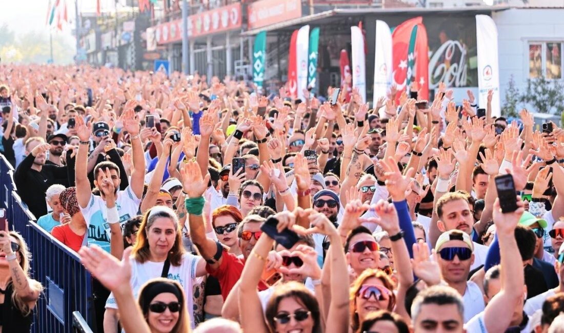 Denizli Büyükşehir Belediyesi’nin ev sahipliğinde, Cumhuriyetimizin 103. yıl dönümü coşkusuyla
