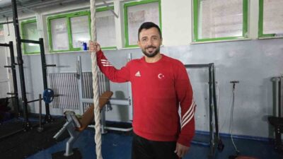 Yozgat Sporcu Eğitim Merkezi antrenörlerinden Ahmet Özdemir, Ürdün’de düzenlenen 2026