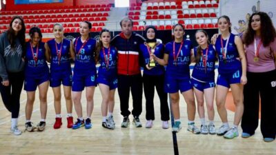 Bilecik’te potanın genç yıldızları ödüllerine kavuştu. Bilecik’te düzenlenen Okul Spor