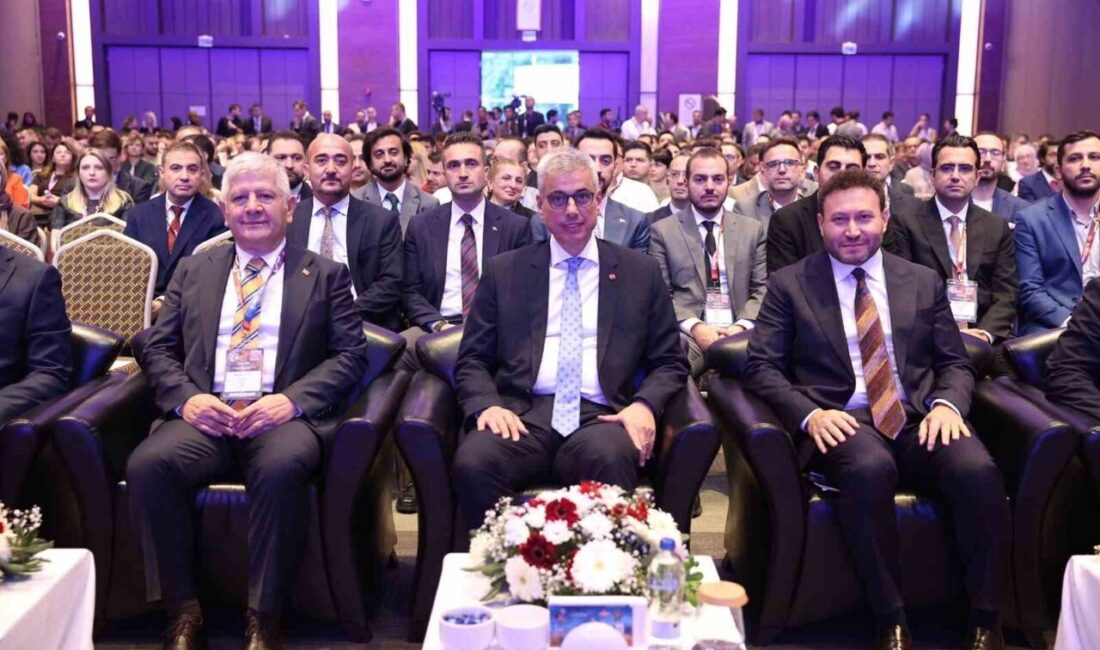 Sağlık Bakanı Memişoğlu 6. Uluslararası Acil Tıp Kongresi’nin açılışına katıldı Sağlık Bakanı Kemal Memişoğlu, 6. Uluslararası Acil Tıp Kongresi’nin açılışında