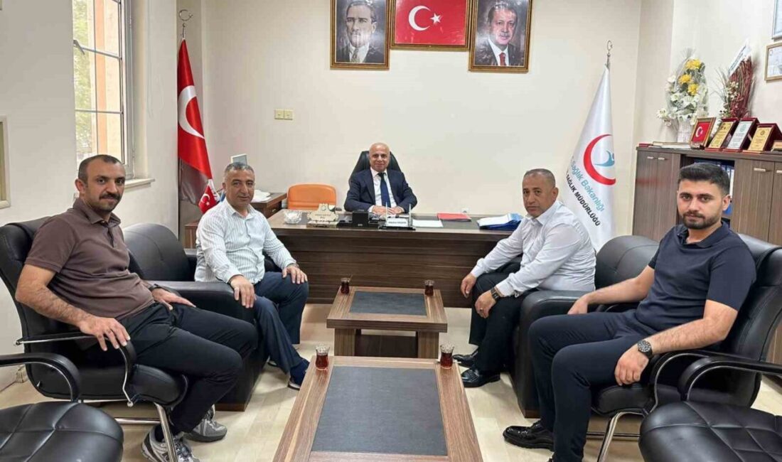 Sağlık-Sen Şırnak Şube Başkanı Sabğatullah Anmal ve yönetim kurulu üyeleri,