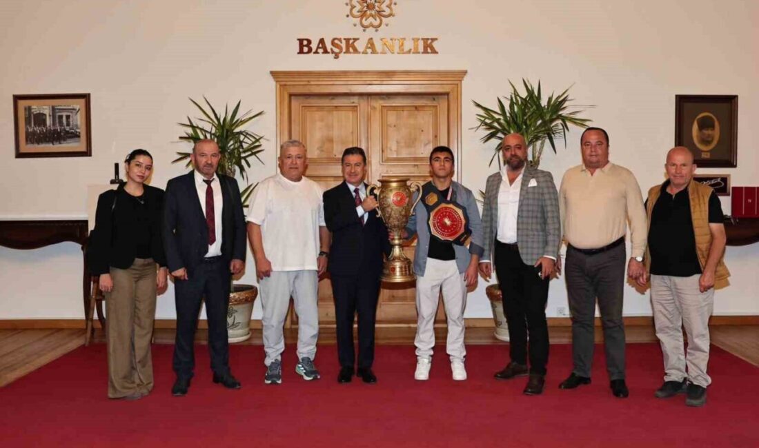 Muğlalı yağlı pehlivan güreşçisi Kadir Buğra Dikik, 57 yıl aradan