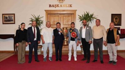 Muğlalı yağlı pehlivan güreşçisi Kadir Buğra Dikik, 57 yıl aradan