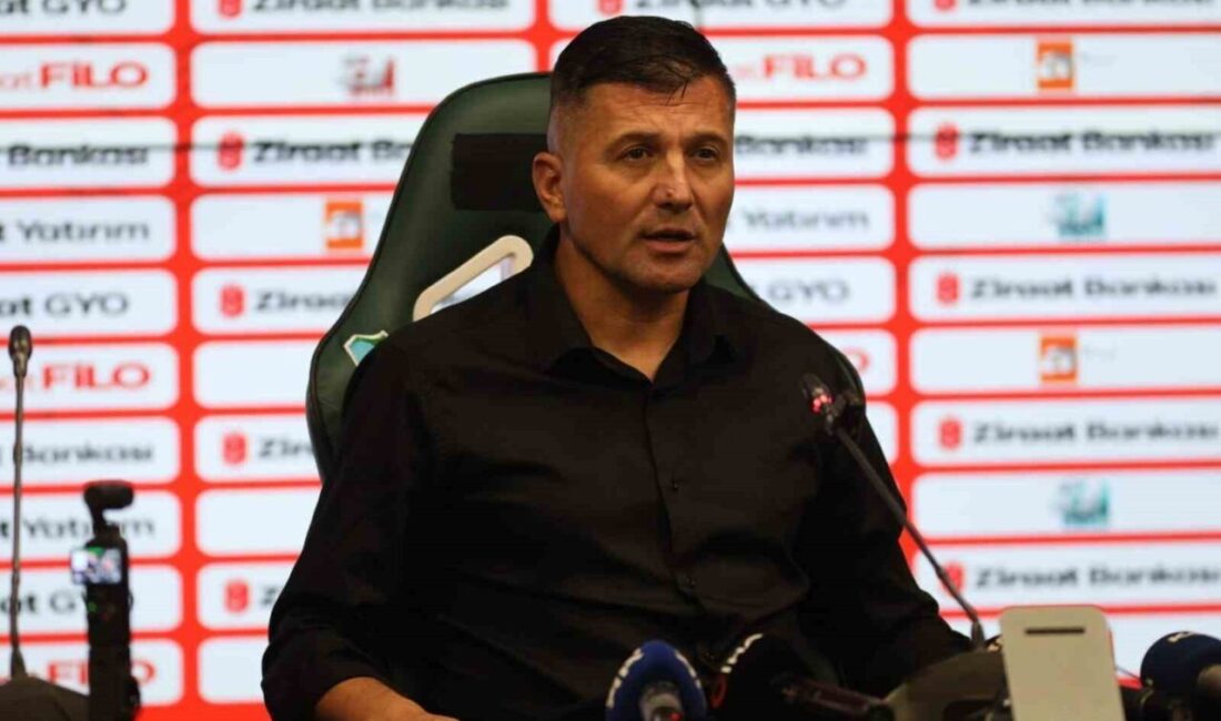 siyahlılarla çok iyi yerlere geleceğine inandığını söyledi. TFF 3. Lig
