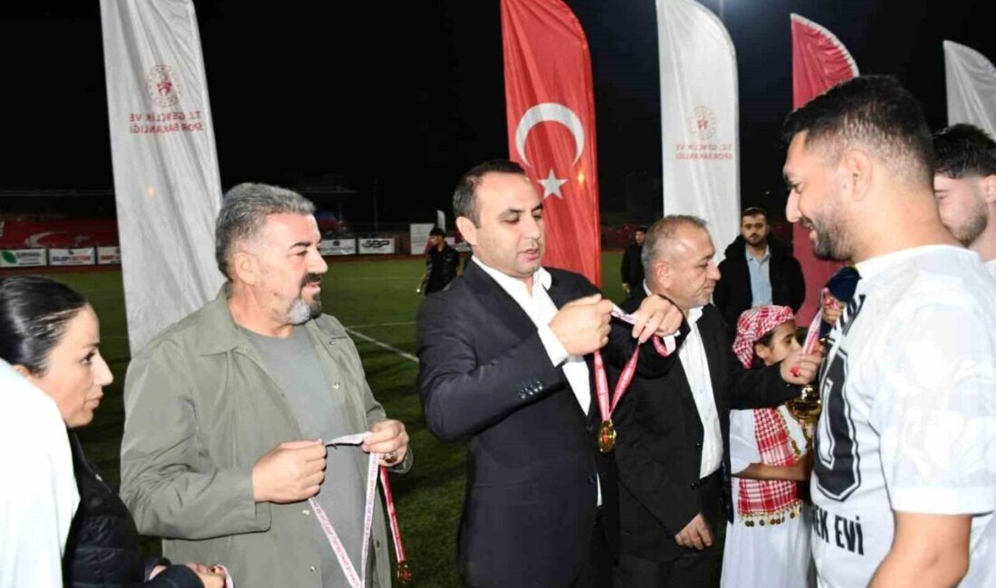 Şırnak’ın Silopi ilçesinde cumhuriyetin 103. yılı nedeni ile futbol turnuvası