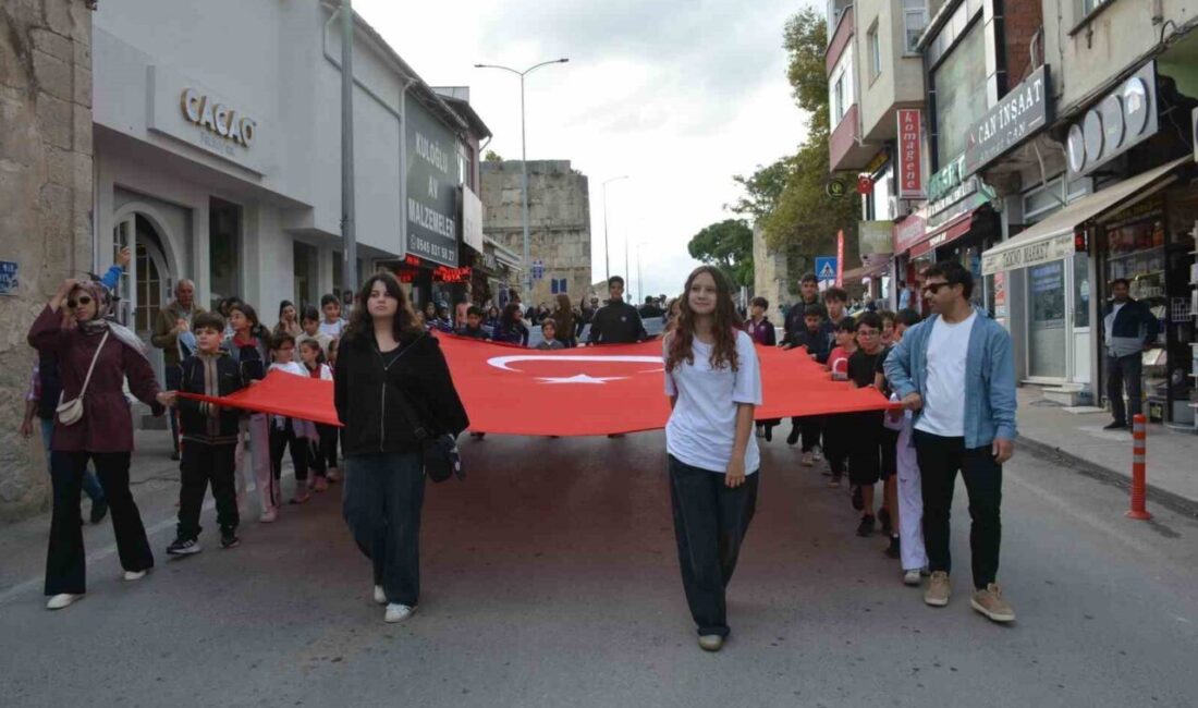 Sinop’ta 5-11 Ekim Amatör Spor Haftası etkinlikleri kapsamında kortej yürüyüşü