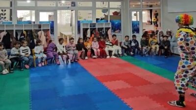 Şırnak’ta 75. Yıl Anaokulunda stajyer öğretmenler tarafından düzenlenen drama etkinliğiyle