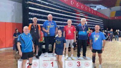 Söke Belediyespor Masa Tenisi Takımı’nın antrenörü ve veteran sporcusu Servet