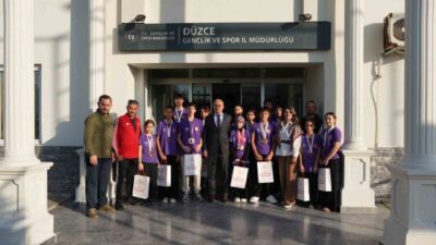 DÜZCE (İHA) – Düzce’de taekwondo branşında gösterdikleri performansla dikkat çeken