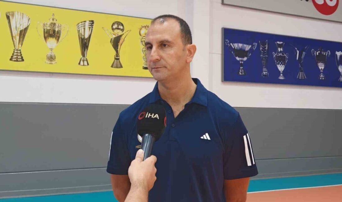 Fenerbahçe Medicana Başantrenörü Taner Atik, yeni sezonda hem Efeler Ligi