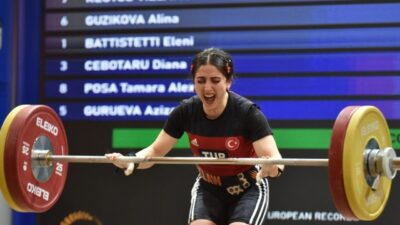Mersin’in Tarsus ilçesinden milli halterci Gamze Altun, Arnavutluk’ta düzenlenen U-23