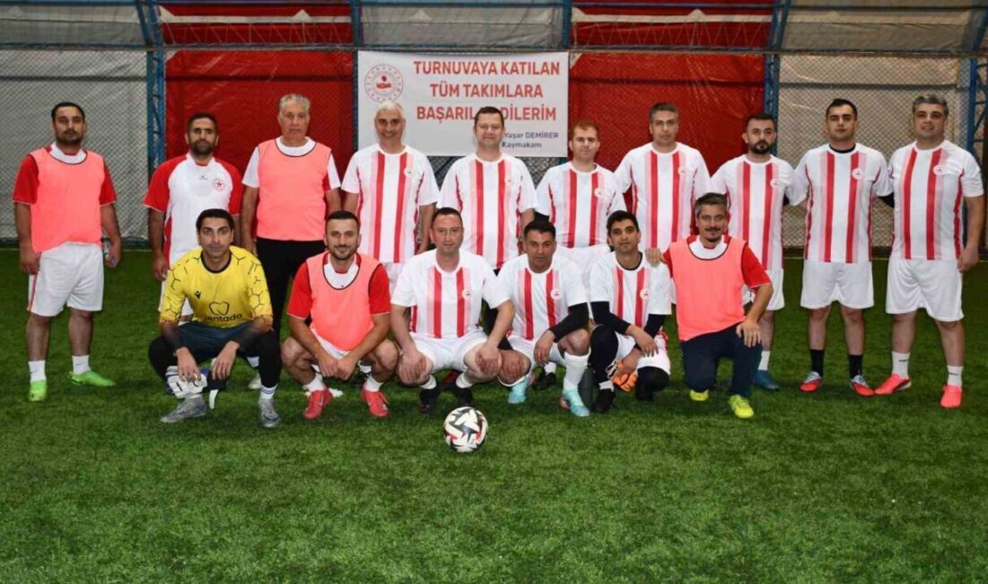 Bitlis’in Tatvan ilçesinde şehitler anısına düzenlenen kurumlar arası futbol turnuvası