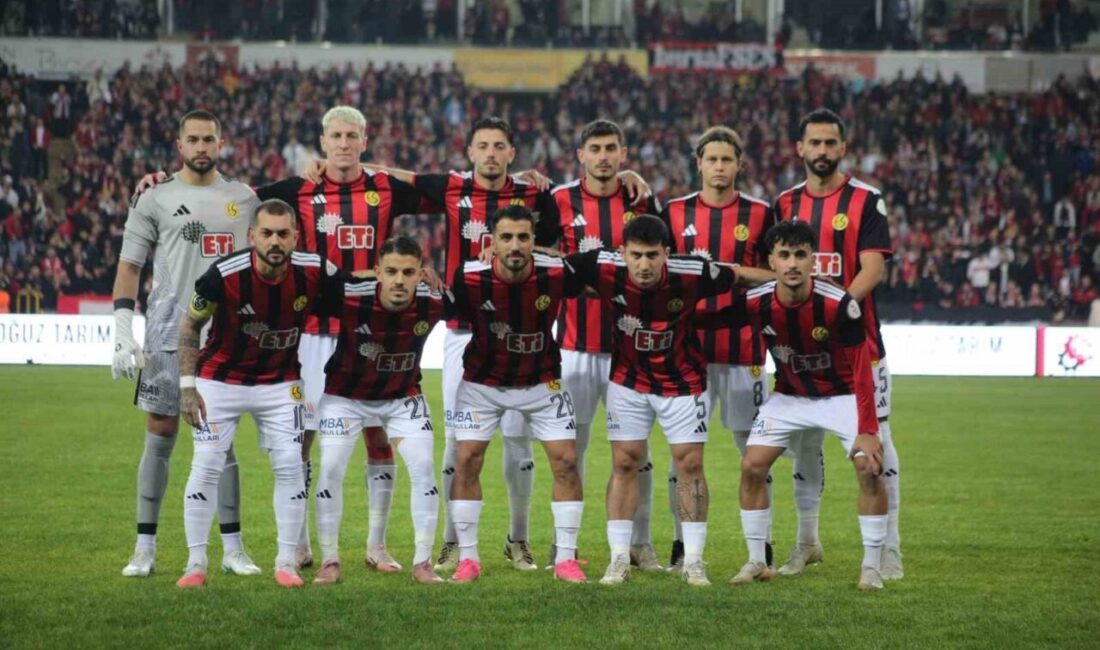 Eskişehirspor, TFF 3. Lig 2. Grup mücadelesinde sahasında Bursa Yıldırım