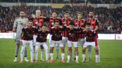 Eskişehirspor, TFF 3. Lig 2. Grup mücadelesinde sahasında Bursa Yıldırım