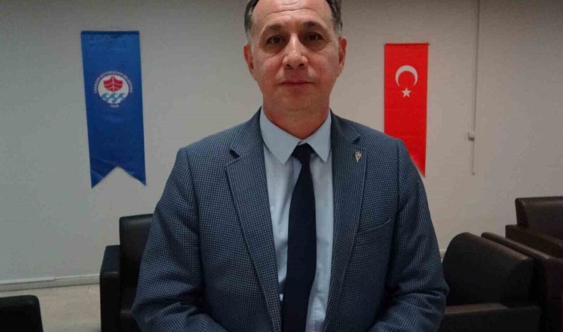 Türkiye Futbol Federasyonu (TFF) Başkanı İbrahim Hacıosmanoğlu ve eski Merkez