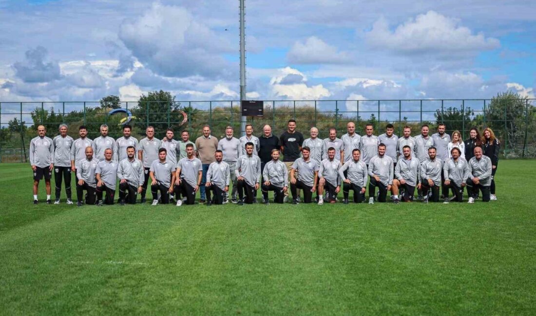 SAMSUN (İHA) – Samsunspor Teknik Direktörü Thorsten Fink, akademiyi ziyaret