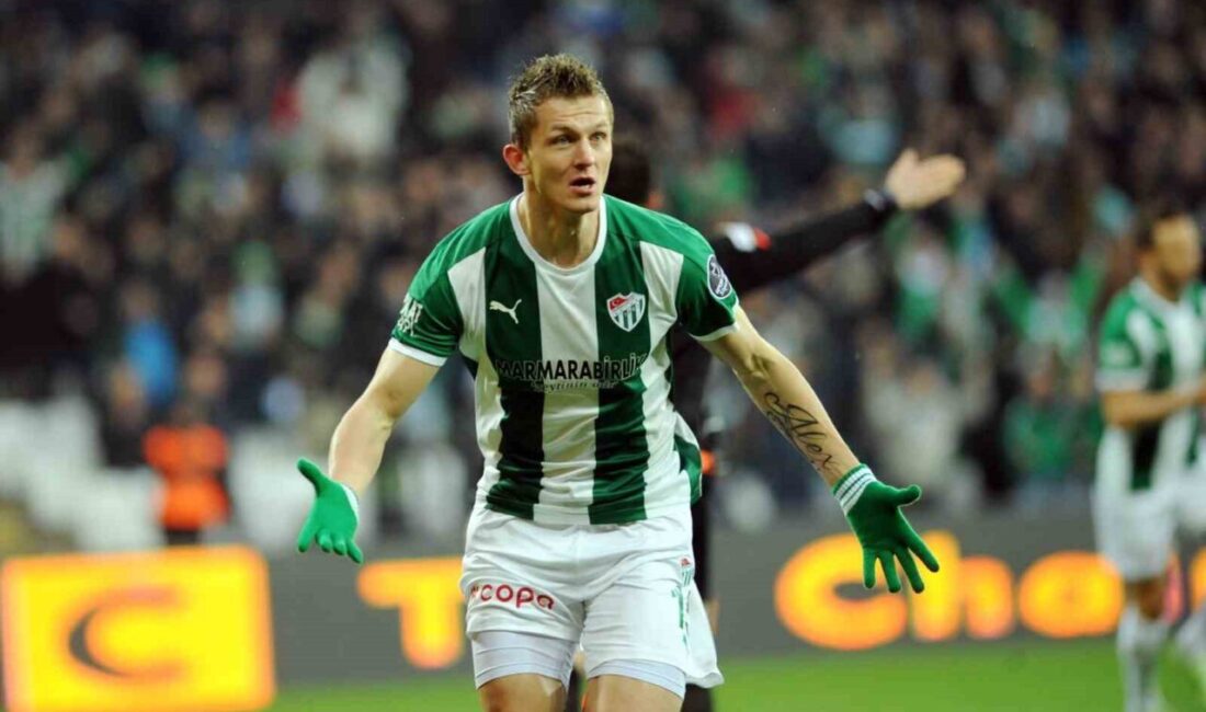 Bir dönem Bursaspor forması giyen Çekyalı futbolcu Tomas Necid, Slavia