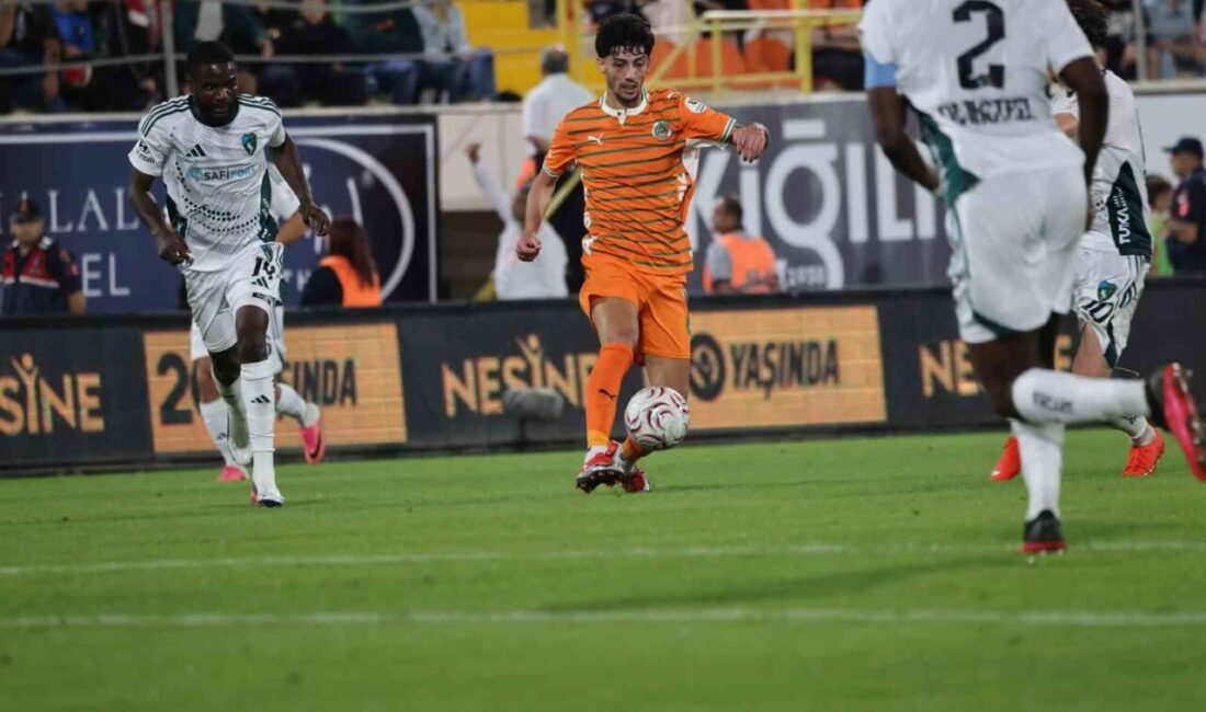 Trendyol Süper Lig’in 9. haftasında Corendon Alanyaspor evinde Kocaelispor’a 2-1