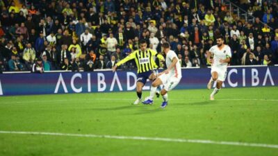 Trendyol Süper Lig’in 8. haftasında Fenerbahçe, Corendon Alanyaspor’u konuk ediyor.