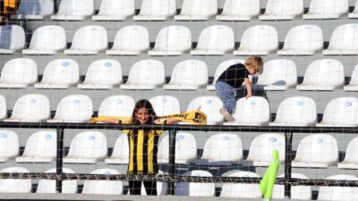 TFF 1. Lig Muğlaspor-İstanbulspor maçında konuk ekip için ayrılan tribünde