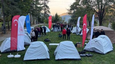 DÜZCE(İHA) – Düzce Belediyesi, gençleri sosyal ve sportif etkinliklerle buluşturmaya