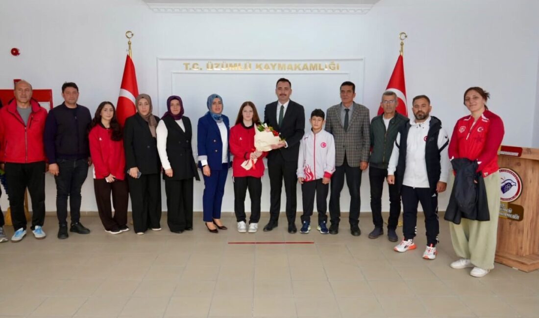 Erzincan’ın Üzümlü ilçesinde, Amatör Spor Kulüpleri Haftası dolayısıyla güreş branşında