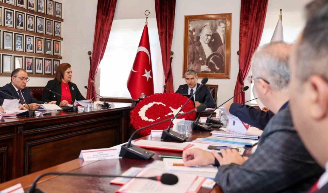 Vali Aktaş başkanlığında Eğitim Güvenliği Toplantısı yapıldı Afyonkarahisar Valisi Dr. Naci Aktaş başkanlığında, ilgili kurum temsilcilerinin katılımıyla