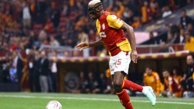 Galatasaray’ın Nijeryalı futbolcusu Victor Osimhen, sakatlığının ardından Kasımpaşa maçıyla 35