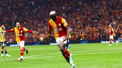 Galatasaray’ın Nijeryalı futbolcusu Victor Osimhen, Fenerbahçe derbisinde attığı 2 golle