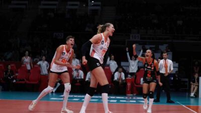 Eczacıbaşı Peron İstanbul, Vodafone Sultanlar Ligi’nin 3. haftasında İlbank deplasmanından