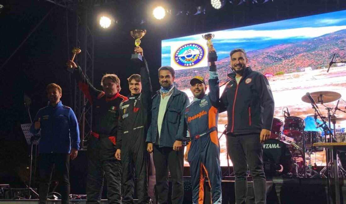 Aydın’da, Yenipazar Otokros Yarışları çekişmeli yarışlara sahne oldu. Aydın Otomobil