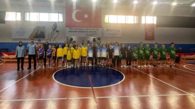 Eskişehir’de 24 erkek ve 12 kadın sporcunun yarıştığı Yıldızlar Kulüplü