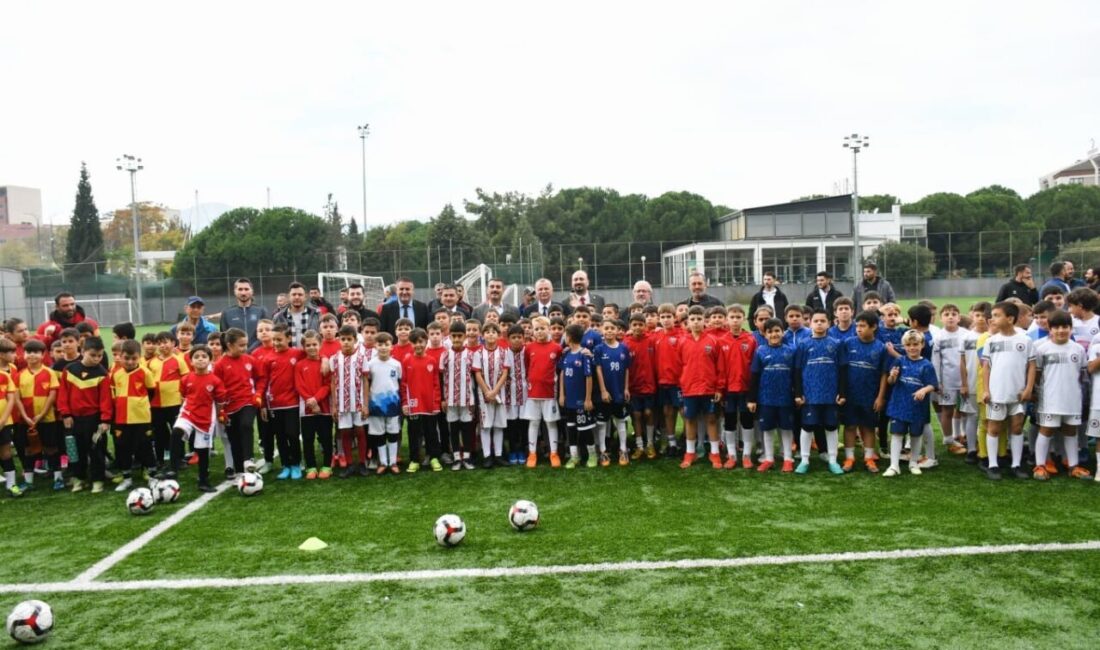 Yunusemre Belediyesi tarafından 29 Ekim Cumhuriyet Bayramı kapsamında düzenlenen futbol