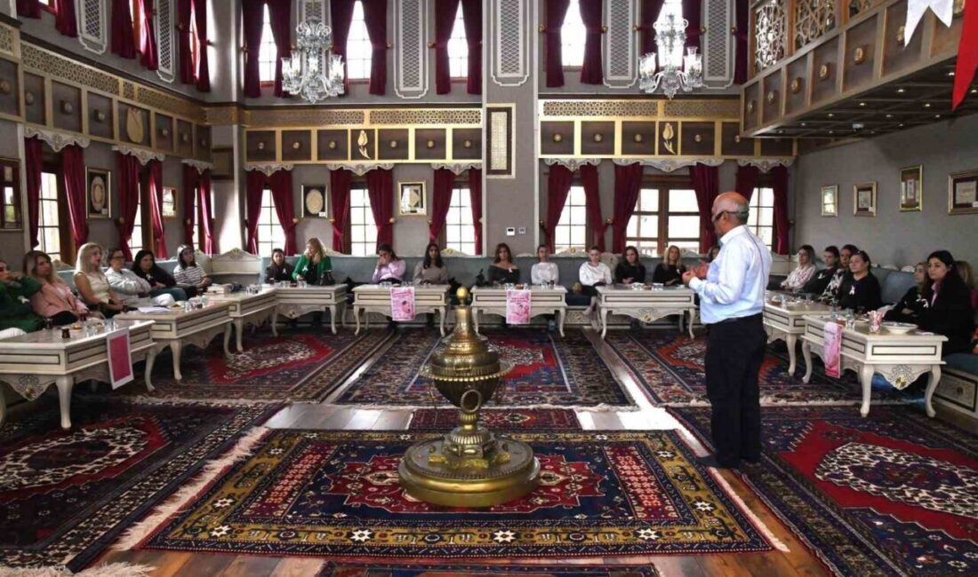 Yunusemre Belediyesi, Meme Kanseri Farkındalık Ayı kapsamında kadın çalışanlarına yönelik