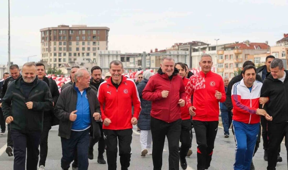Zeytinburnu’nda 17. kez düzenlenen Cumhuriyet Koşusu’nda 2 bin 26 sporcu,